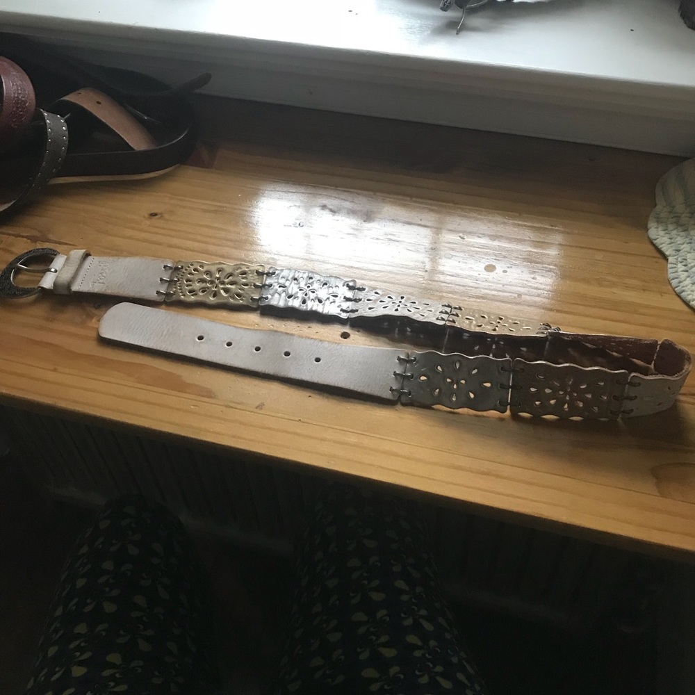 ❌sold❌ Fossil genuine leather belt - Picture 3 of 5